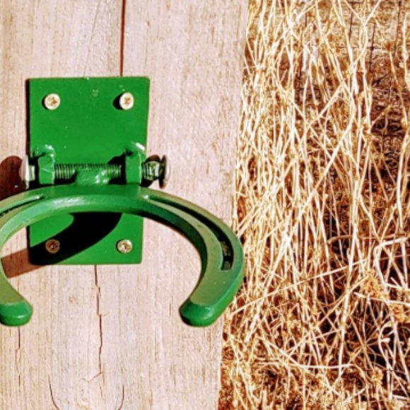 Handcrafted Rustic Horseshoe Gate Latch - Picture 3 of 3